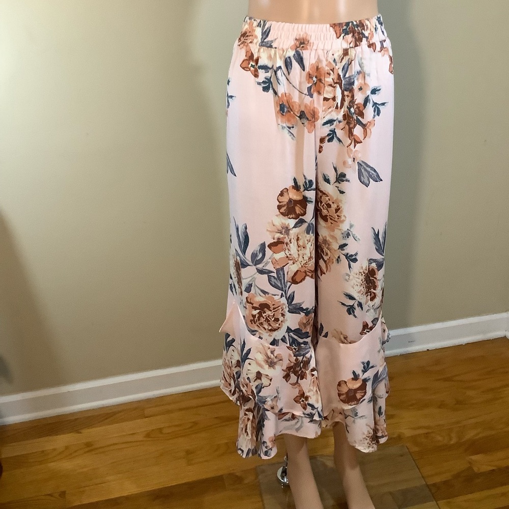 Ruffled Wide-Leg Pants - Picture 6 of 11